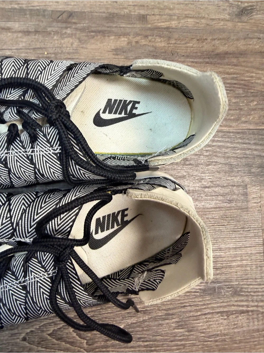 NIke Woven Juvenate Black White Lace Up Sneakers Shoe Size 5.5